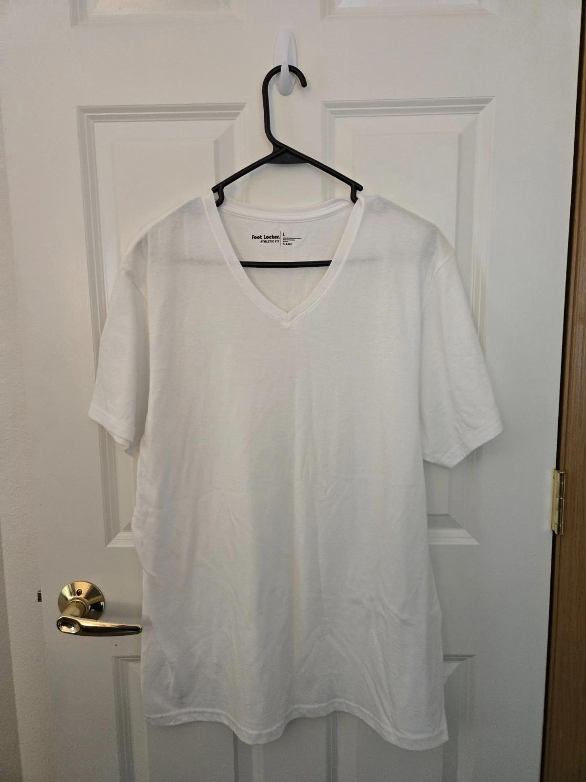 

Vintage 90’s Foot Locker Plain White Cotton Polyester Blank Tee Shirt Size L NEW M