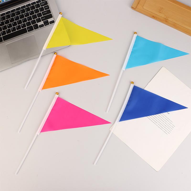 10 Buc. Steaguri Triunghiulare Colorate Cu 10 Bastoane de Steag din Plastic Steaguri Mici Colorate Portabile Pentru Marcarea Grădinii Gazon Curte Consumabile