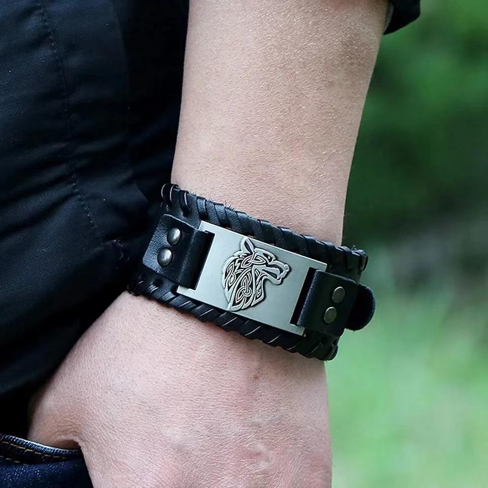 Men's Stylish Viking Themed Leather Wristband Bold Wolf Motif Metal Embellishment Bracelet Punk Rock Parties Jewelry Unique Gift