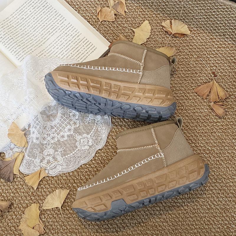 Short snow boots women's tire sole fleece thermal shoes 2025 winter non-slip and wear-resistant cowhide wool sneakers