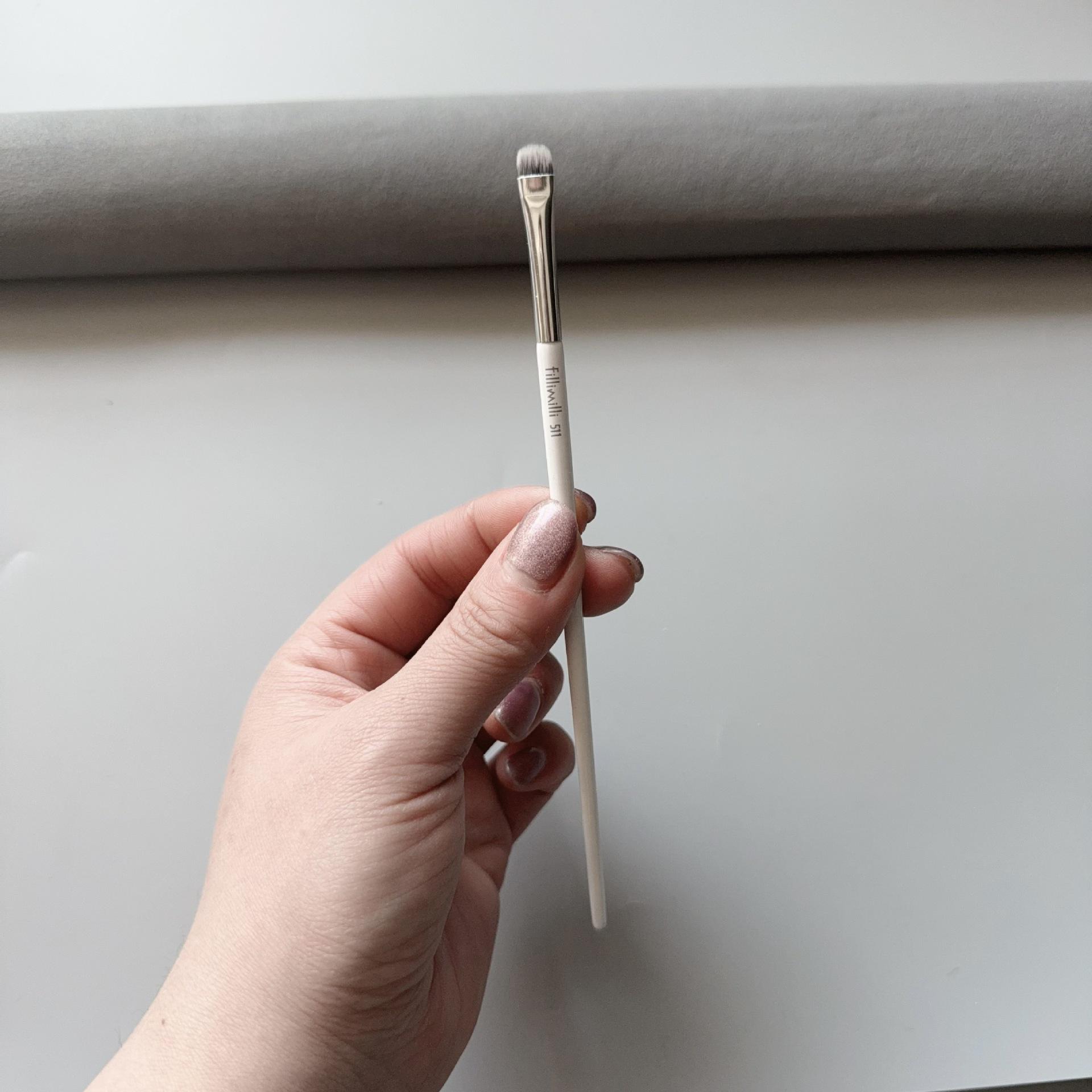 

Рекомендованные Ван Фэйфэй новые кисти для макияжа Filli: Кисти для теней, консилера, пудры и контура белого цвета