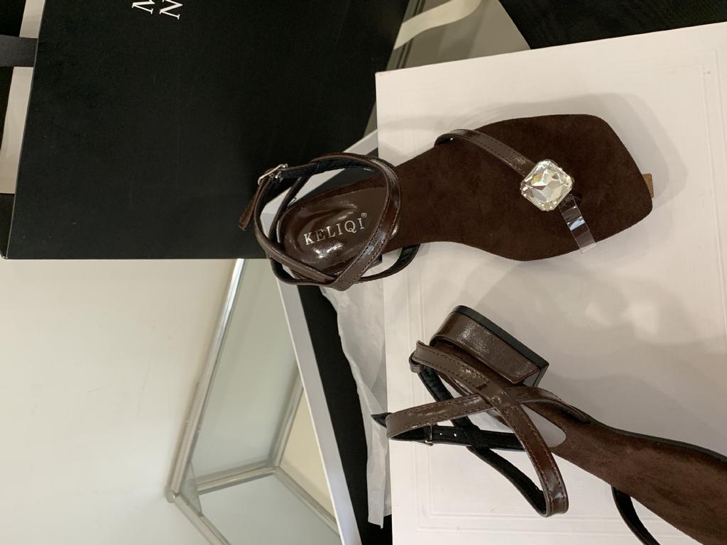 Summer new vacation wind toe beach shoes~ square head rhinestone word with low heel casual open toe sandals large size