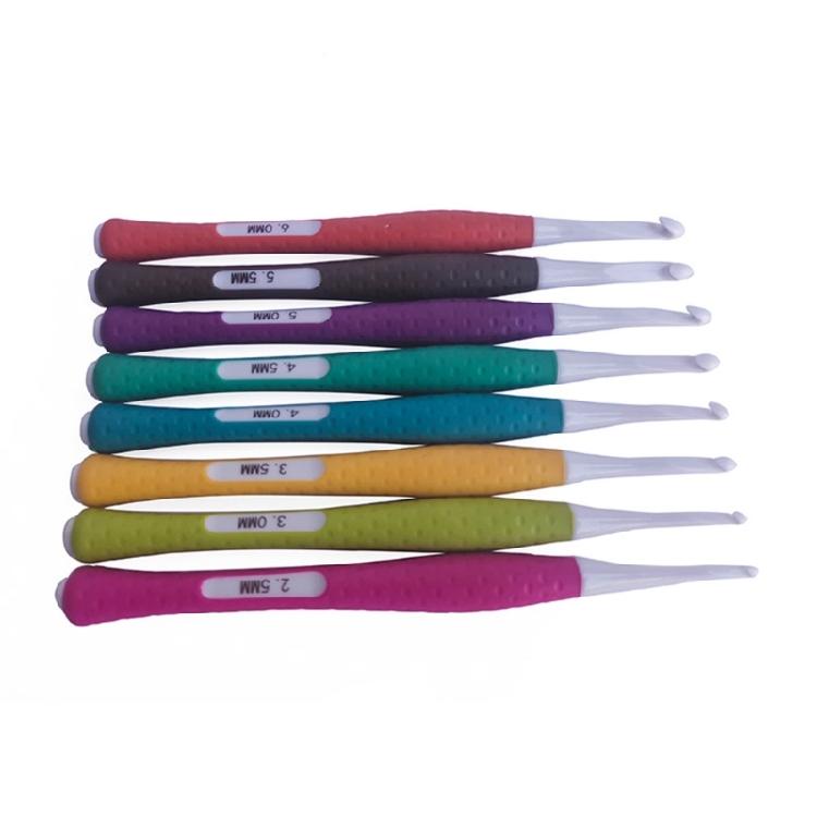 Complete Set of 8 Crochet Hooks Plastic Handle Knitting Needle for Sweater Weaving