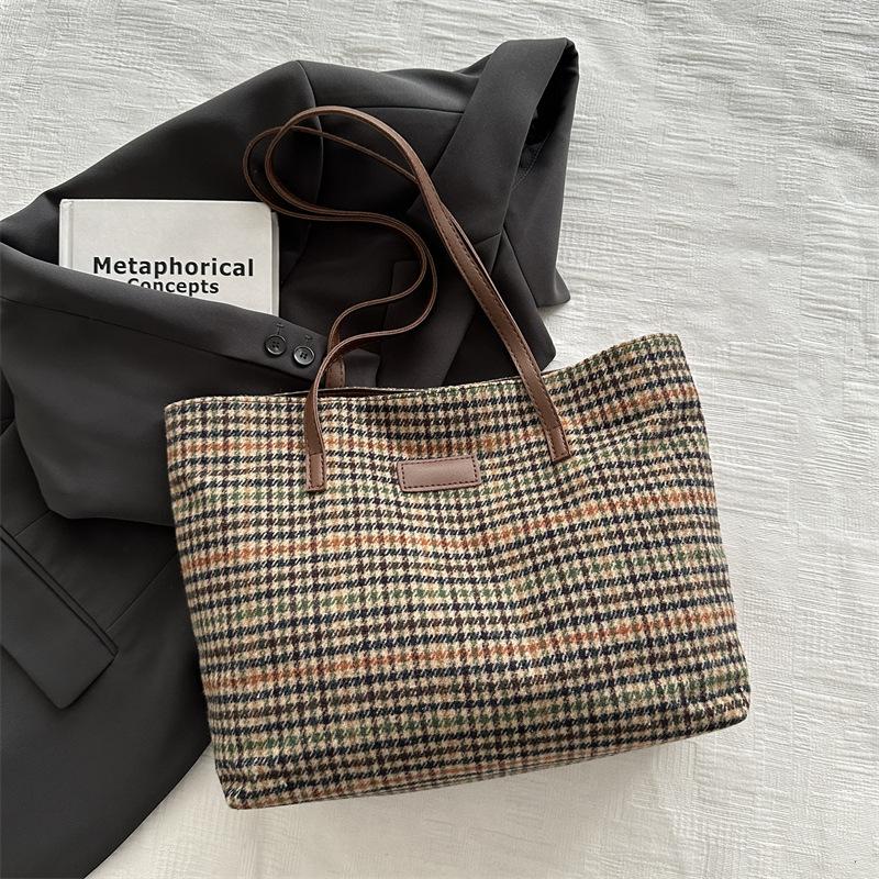 

Холщовая сумка большой вместимости женская 2025 зима новая клетчатая универсальная сумка для поездок на работу сумка-тоут на плечо женская