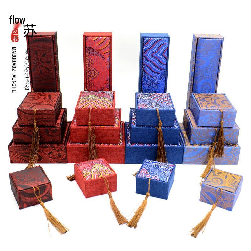 Retro Chinese Style Linen Tassel Jewelry Box for Buddhist Beads, Jadeware, Emerald Rings, and Necklaces