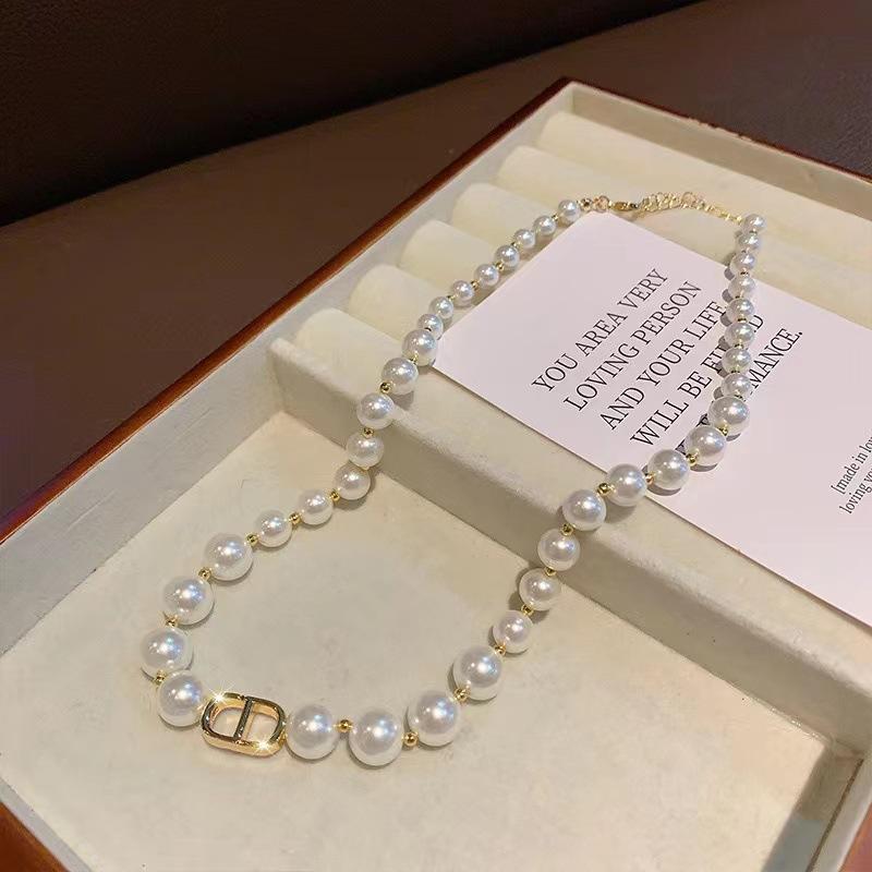 Short collarbone chain choker double-layer necklace simple pearl necklace women's niche design collar accessories sense versatile