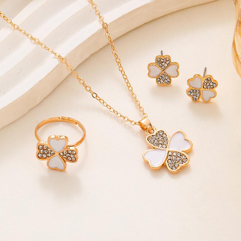 Diamond-Studded Four-Leaf Clover Jewelry Set: Heart-to-Heart Necklace, Ring, Earrings 3-Piece Collection