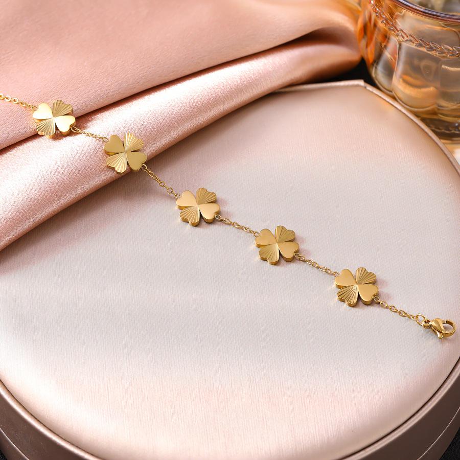 18K Gold Plated Engraved Four-Leaf Clover Heart Bracelet for Women - Non-Fading Titanium Steel Fashion Jewelry.