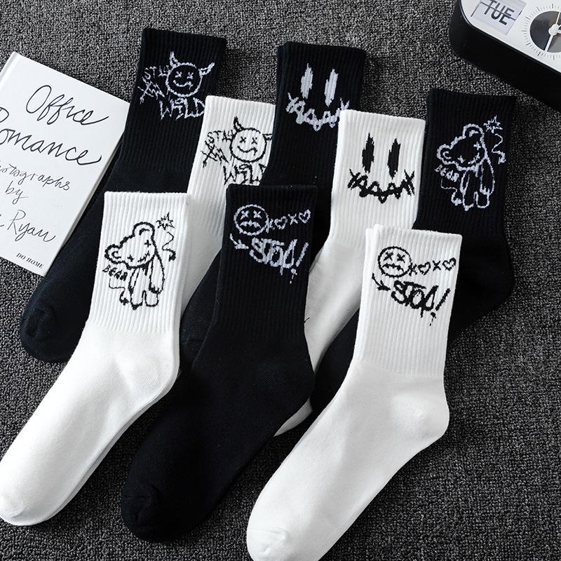 Calzini Sportivi Taglie Forti Faccia da Fantasma: Calzini Lunghi da Basket Bianchi e Neri per Uomo e Donna, Perfetti per Autunno e Inverno.