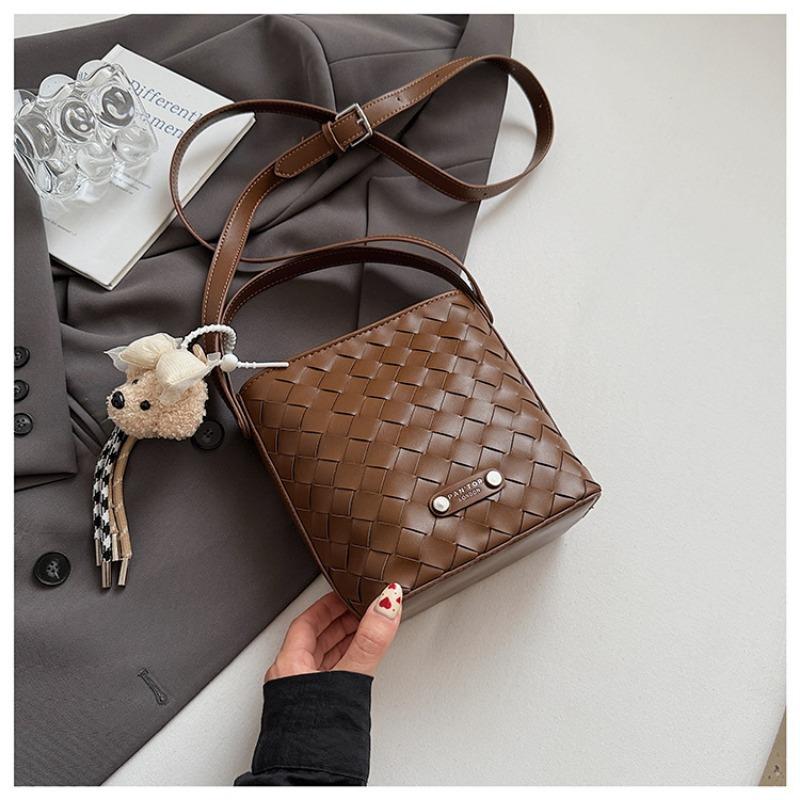 A Stylish and High-end Hand-held Small Bag, A Versatile Bucket Bag, and A Single-shoulder Crossbody Bag