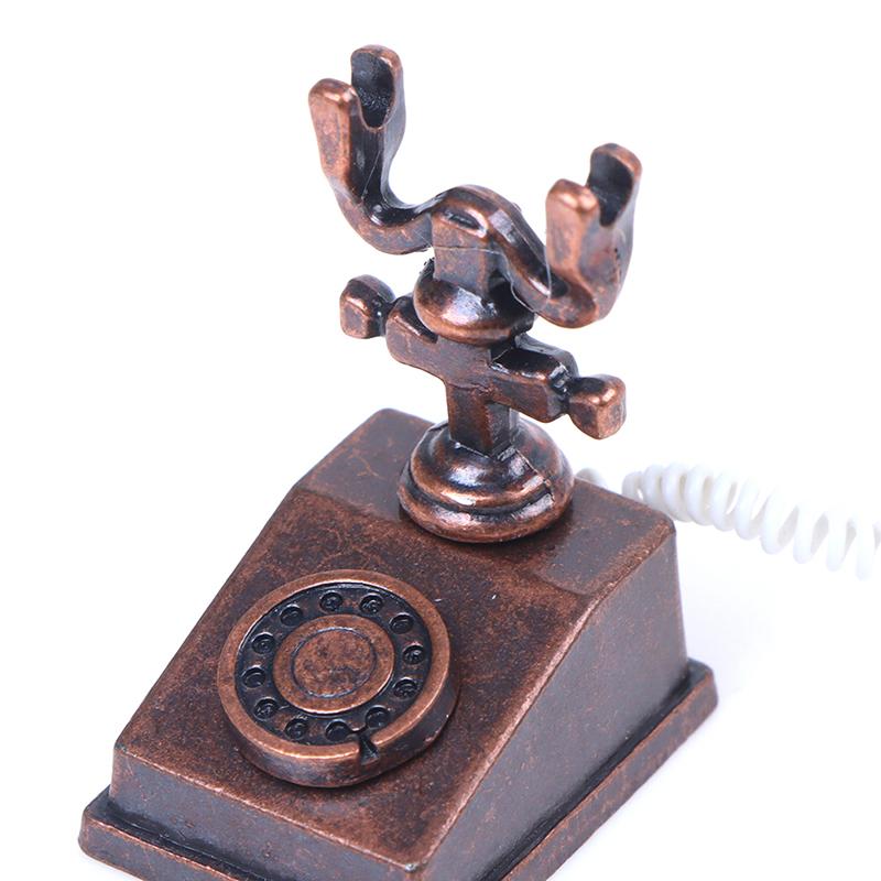 1Pcs Mini Retro Phone Miniature Food Play Scene Model