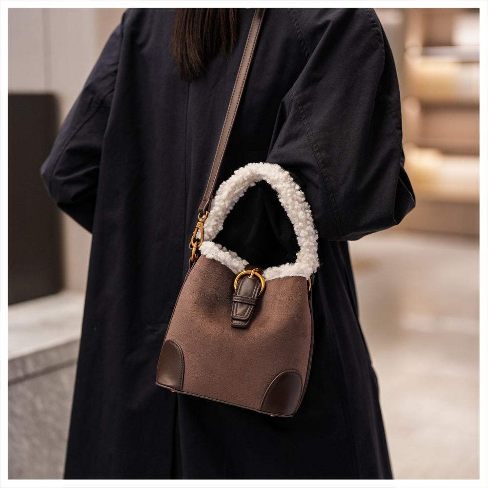 Light Luxury Fashion Women's Shoulder Bags High Quality PU Bag Body Plush Handle Ladies Messenger Bag Casual Retro Female Bucket Bag Mother's Day Gift