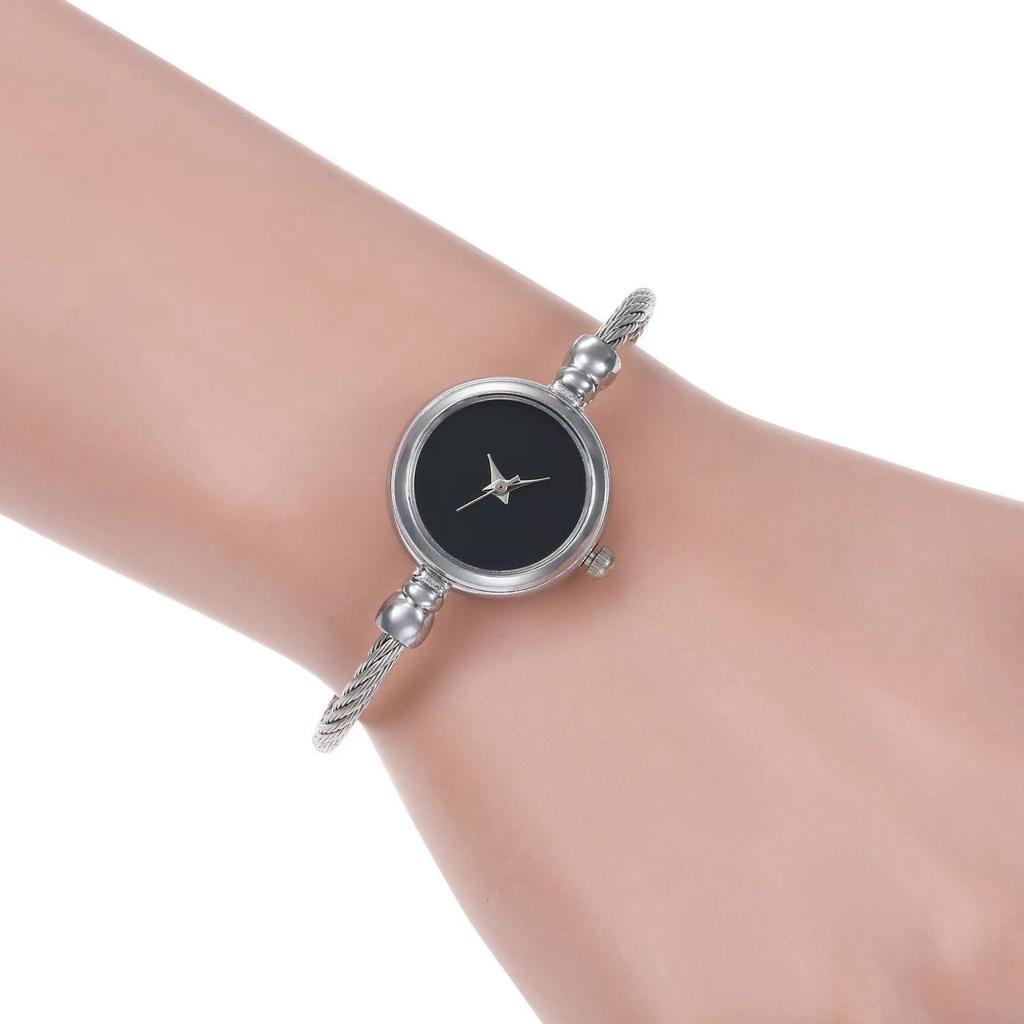 Women's Open Bangle Quartz Watch: Elegant and Simple Design