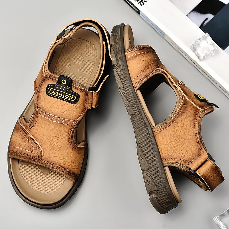 Men‘s Shoe Summer Casual Comfortable Sandals  New Designer Sports Lightweight Outside Wear Beach Shoes Men's Slippers