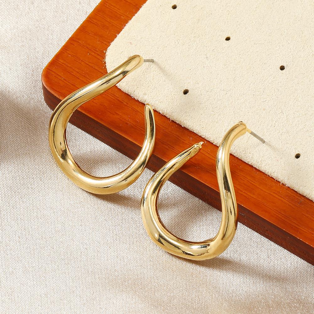 Elegant French Cutout Pearl Heart Earrings: Stylish, Large, Unique, Simple Design