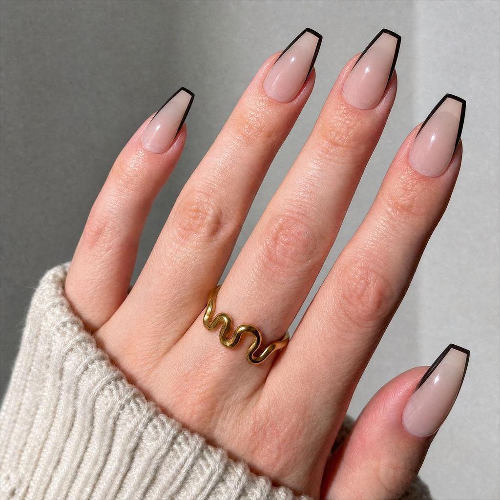 Hochwertige tragbare künstliche Nägel im Mandel-Nude-French-Stil – mittellange und lange Nagelspitzen