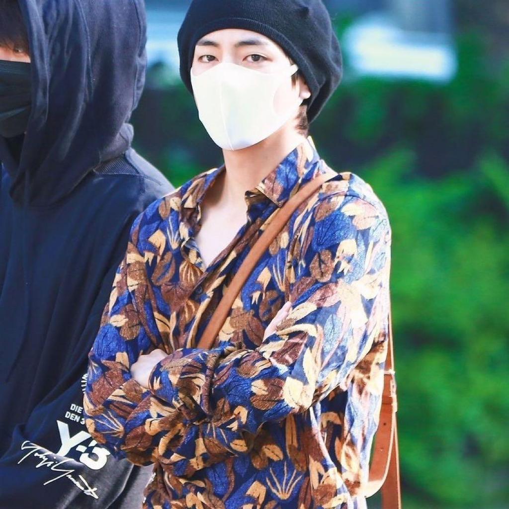 [USED] ZARA BTS V-shirt (Size L)