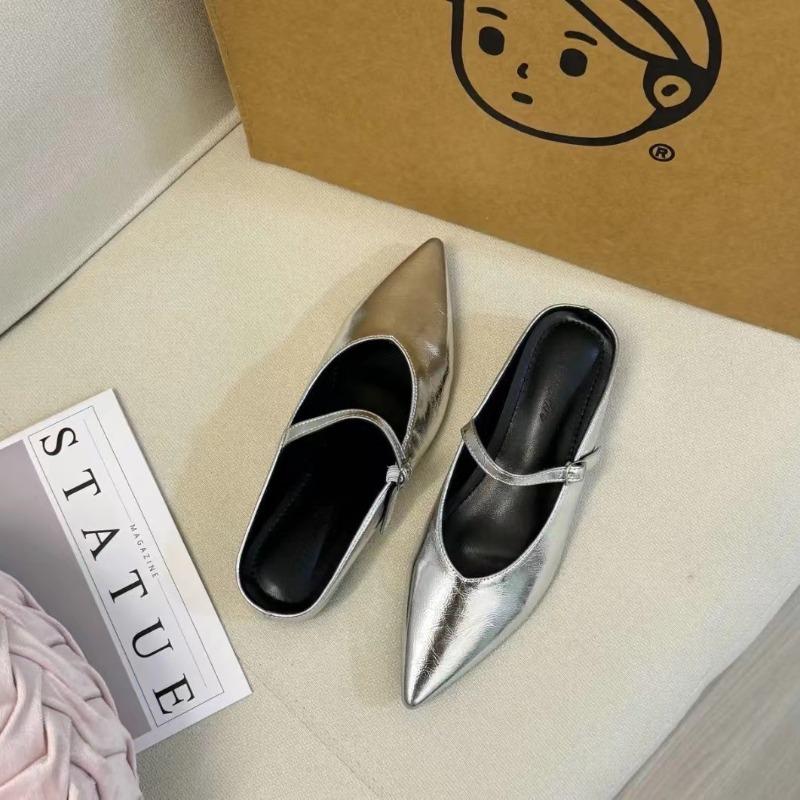 Innere Höhenzunahme Kleine Tasche Kopf Halbschuhe Damen neue Sommer Ein-Pedal flache spitze Einzelschuhe