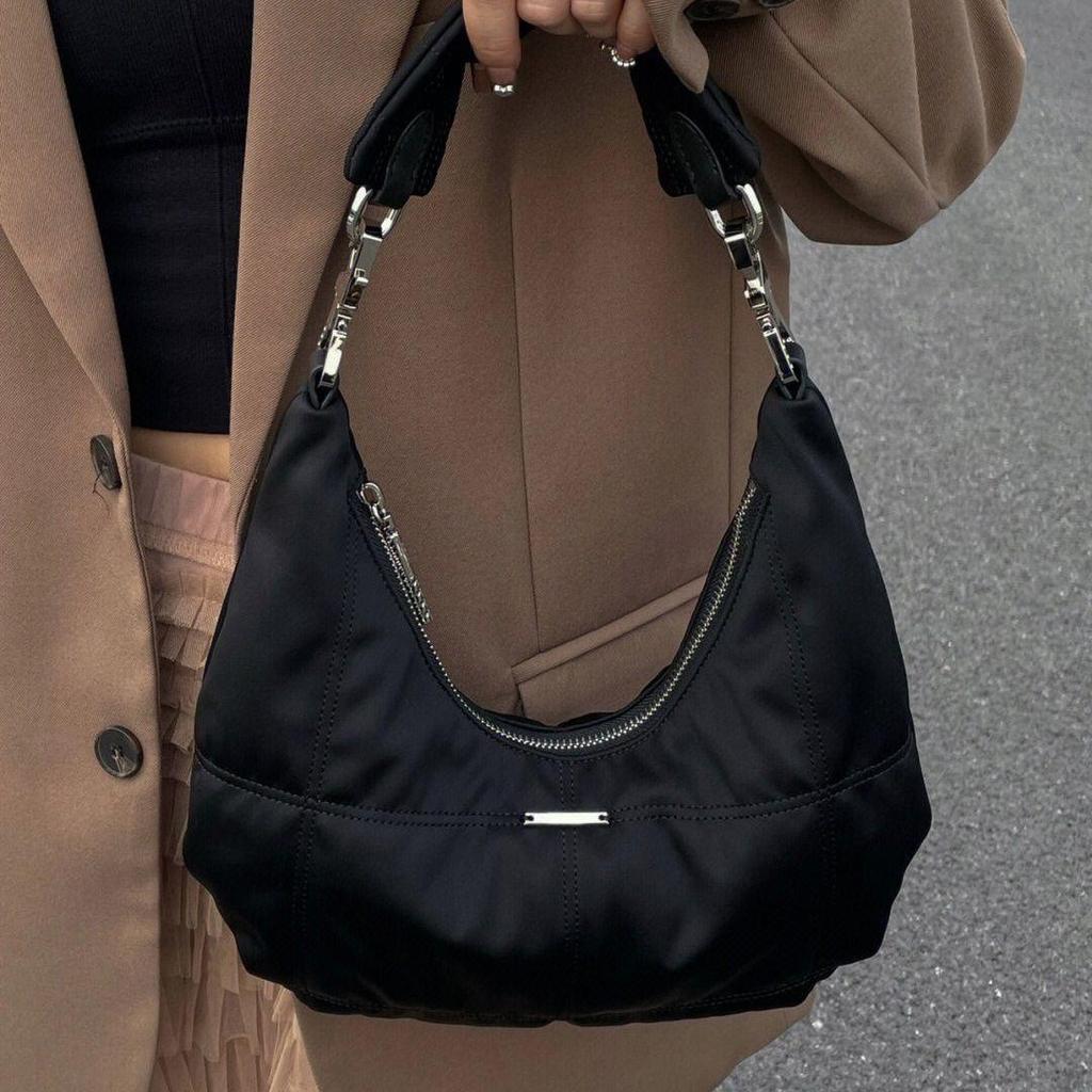 Black Retro Crescent Shoulder Bag - Niche Design, Casual Fashion