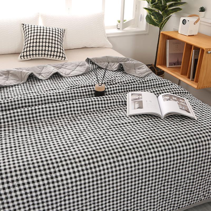 A Solid Color Spring/Summer Washed Quilted Blanket Bed Cover Double Quilted 150180200 Single And Double Couple Bed Queen Summer