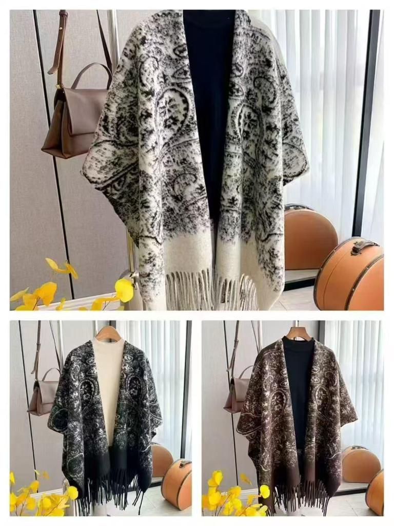 Elegant Ethnic Ink Painting Cape Shawl with Tassels - Versatile Travel Scarf Cloak