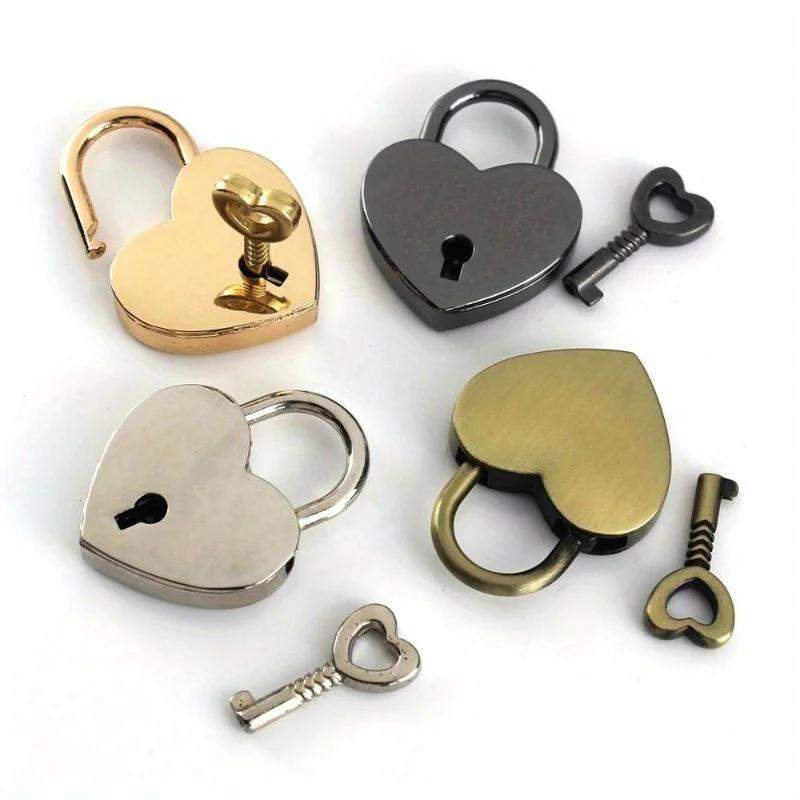 2Pcs Heart Shape Vintage Metal Mini Padlock Bag Suitcase Luggage Box Key Lock with Key.