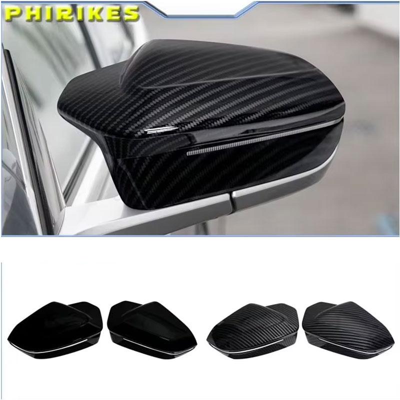For BMW 5 Series i5 G60 2pcs Side Wing Rearview modified car styling Bright black Carbon Fiber Pattern Mirror Cover caps
