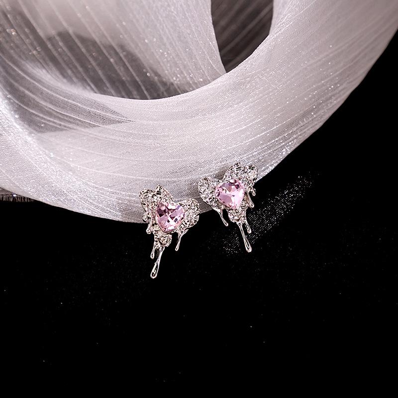 Silver Needle Pink Heart Diamond Stud Earrings - Chic and Versatile Jewelry