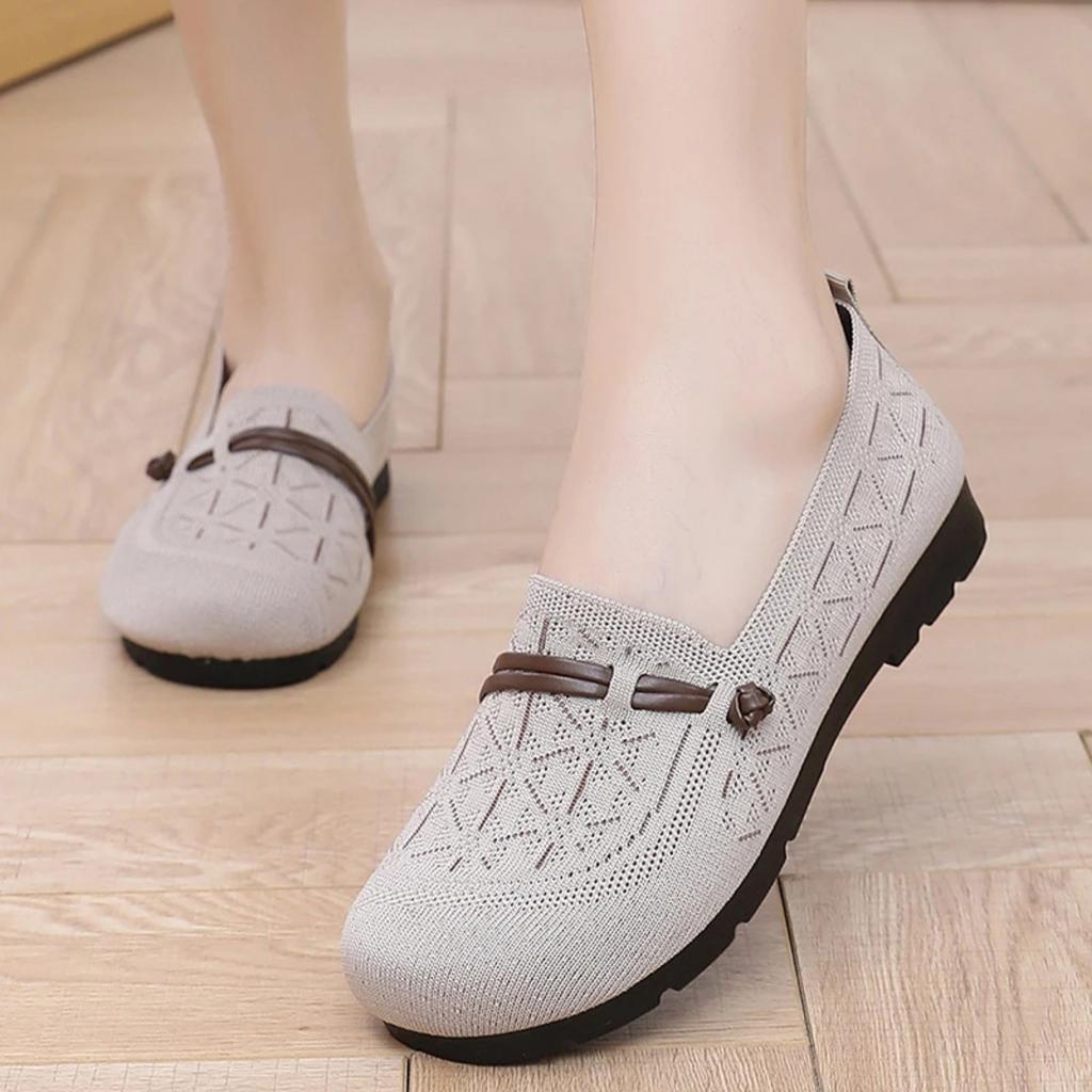2025 New Style Shoes Casual Men Shoes Soft Sole Breathable Fashionable Light Slipper Women Shoes Single-layer Shoes
