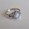 Neuer heiß verkaufter europäischer und amerikanischer Mode-Quadrat-Mondstein-Retro-Stil-Ring Damenschmuck