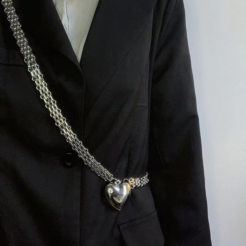 Fashionable Metal Chain, Personalized Love Pendant, Waist Chain, Exaggerated Splicing Belt Accessory, Ladies' Waist Decoration