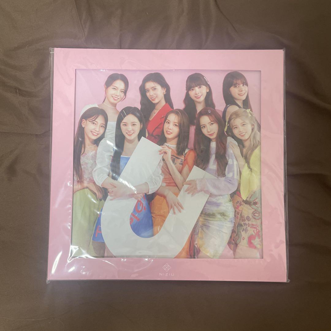 

[USED] NiziU merchandise