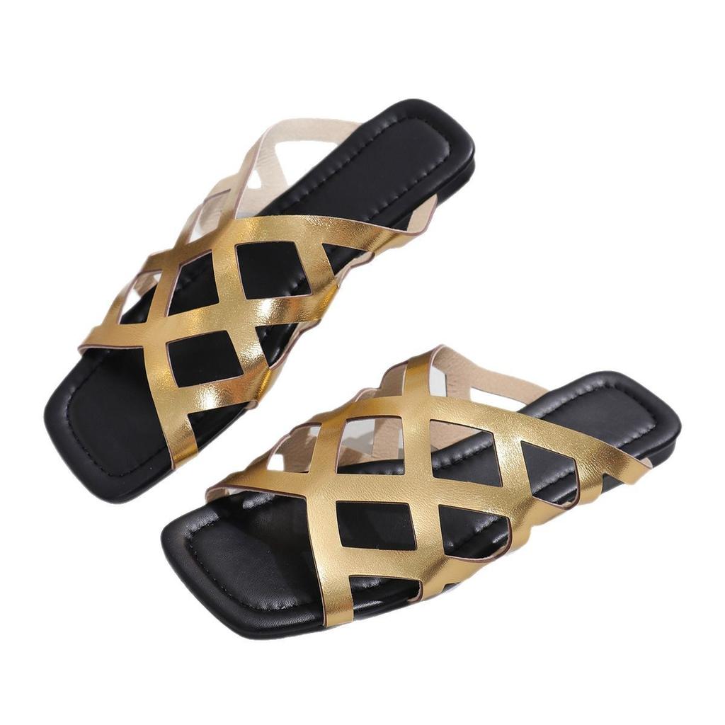 2025 summer new large-size flat-bottomed slippers women's hollowed-out mesh open-toed beach cool slippers