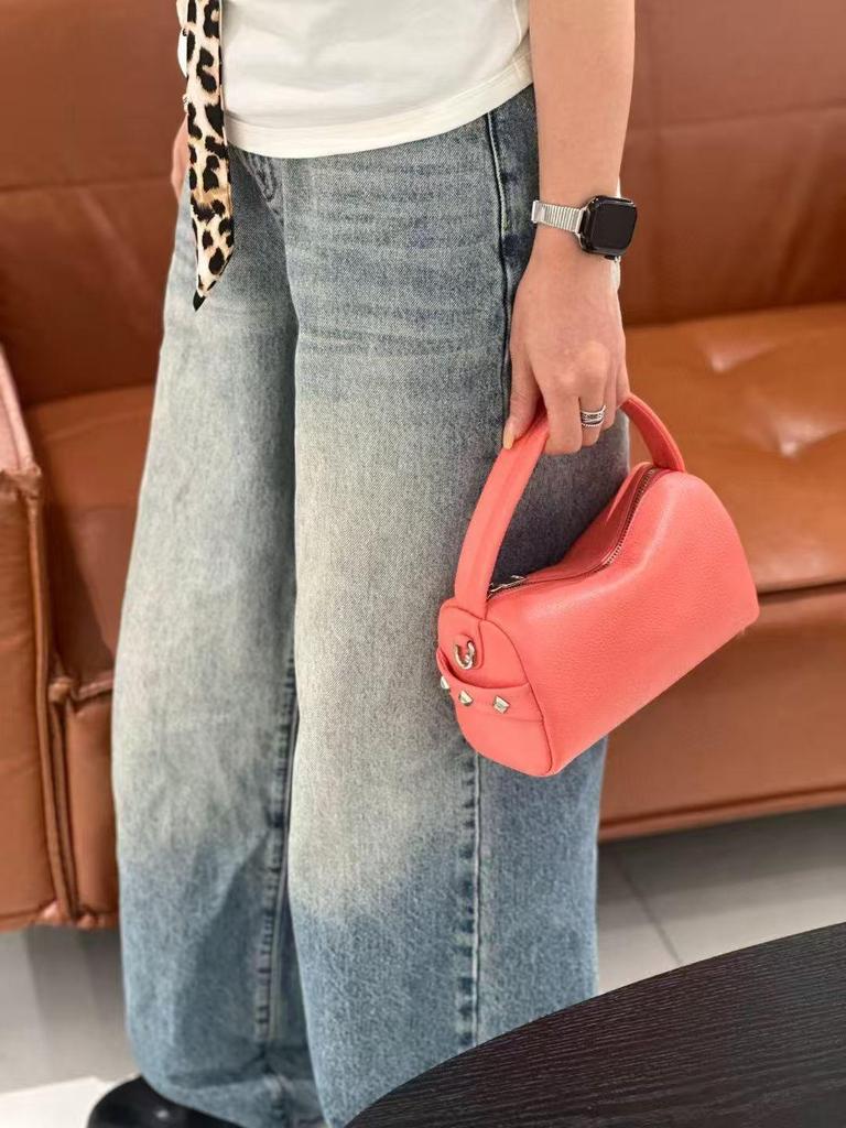 2025 Large Capacity Korean Style Soft Genuine Leather Cheese Handheld Underarm Bag - Light Luxury Casual Niche Design