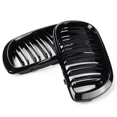 1pár predných ľadvinových mriežok do auta lesklý čierny gril s dvojitou lamelovou kapotou pre BMW radu 3 E46 2002-2005 Výmena pretekárskej mriežky do auta