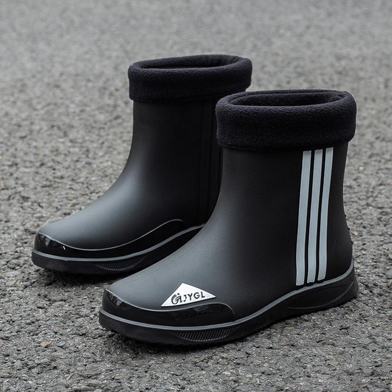 New medium tube waterproof shoes men's fashion bundle rain shoes velvet outer wear non-slip work wear-resistant rain boots rubber shoes
