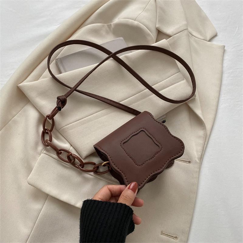Chic Casual Crossbody Bag For Women Stylish Small Square Bag With Magnetic Closure In Multiple Colors