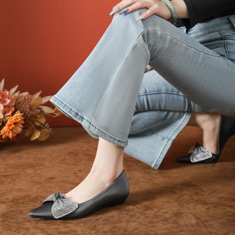 Ice silk low-heeled wedge shoes fashion women's new models, pointed women's fashion bow white single shoes