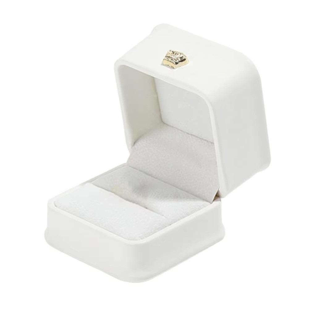 

Exquisite PU Leather Jewelry Ring Box Square Shape Portable Engagement Wedding Ring Case Ring Storage Organizer Engagement белый