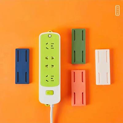 Wandgemonteerde Stekker Fixeer Houder Stekkerhouder Krachtige Zelfklevende Sticker Zonder Boren Stekker Fixeer Kabel Draad Organizer Rekken