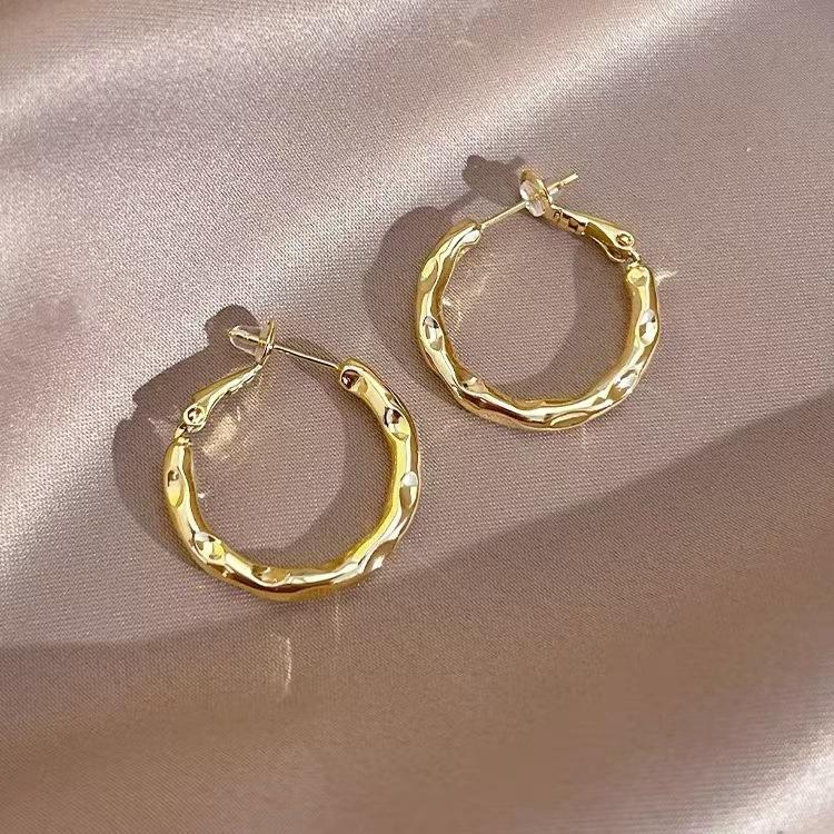 111 Silver Needle Cold Wind Bump Irregular Earrings Simple Metal Plain Ring Earrings Fashion Versatile Personalized Earrings