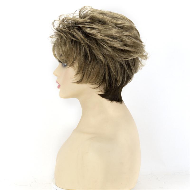 Tagli Corti in Fibra Sintetica Parrucche Bionde per Donne Bianche Stili di Taglio Pixie Parrucca Dorata da Mamma con Capelli Ricci Sostitutiva con Frangia