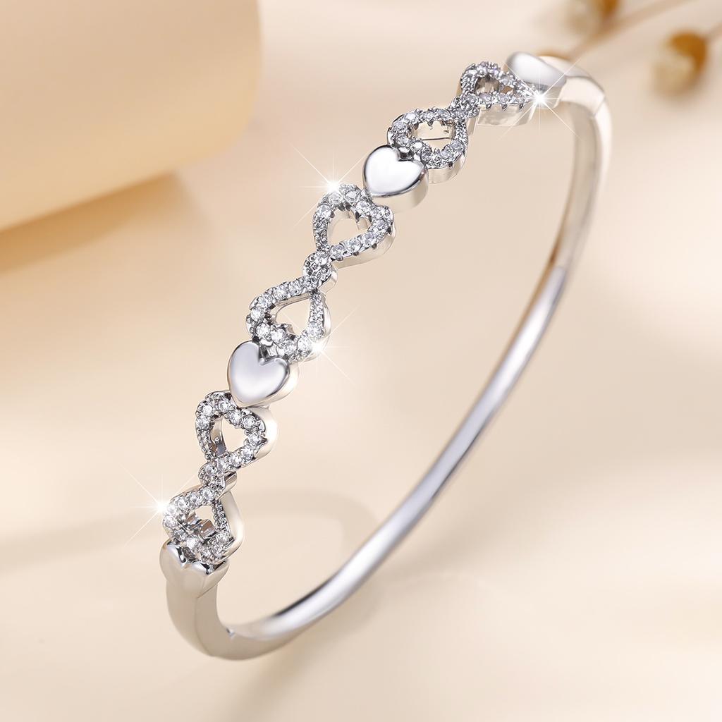 Jewelry, Light Luxury, Exquisite Love, Female Niche Design, High-end Sweet and Cute Bracelet