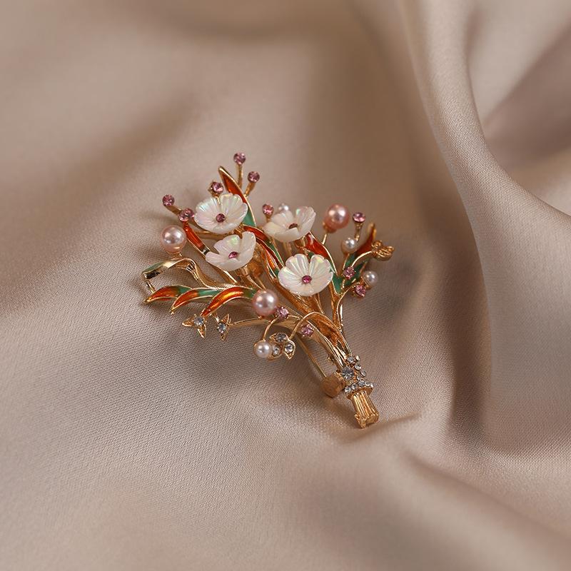New Bouquet Pearl Brooch Design Sense High-end Corsage Coat Elegant High-end Pin Wholesale