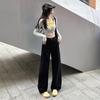 Jeans d'automne 2025 pour femmes, noirs, amincissants, taille haute, jambe droite, design polyvalent et simple.