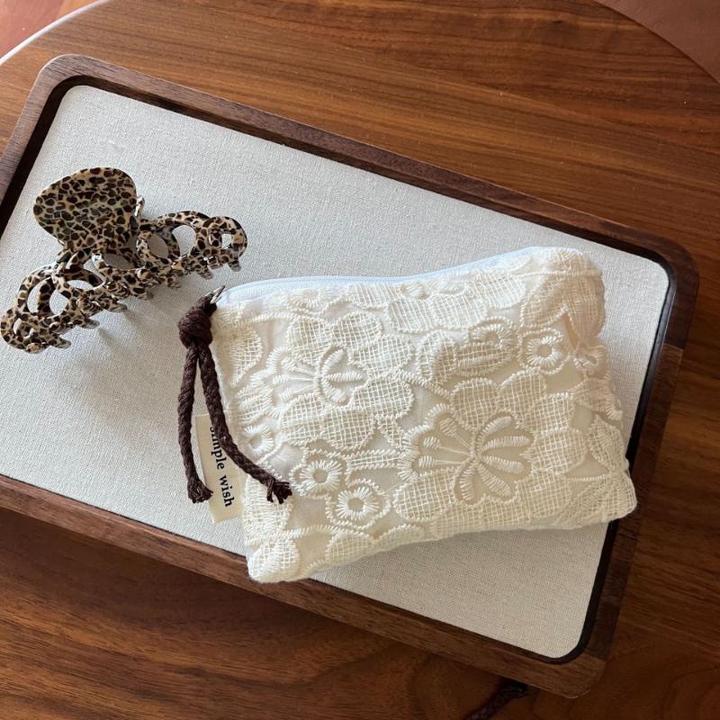Lace Embroidered Mini Women's Makeup Bag Portable Lipstick Cosmetic Organizer Wallet