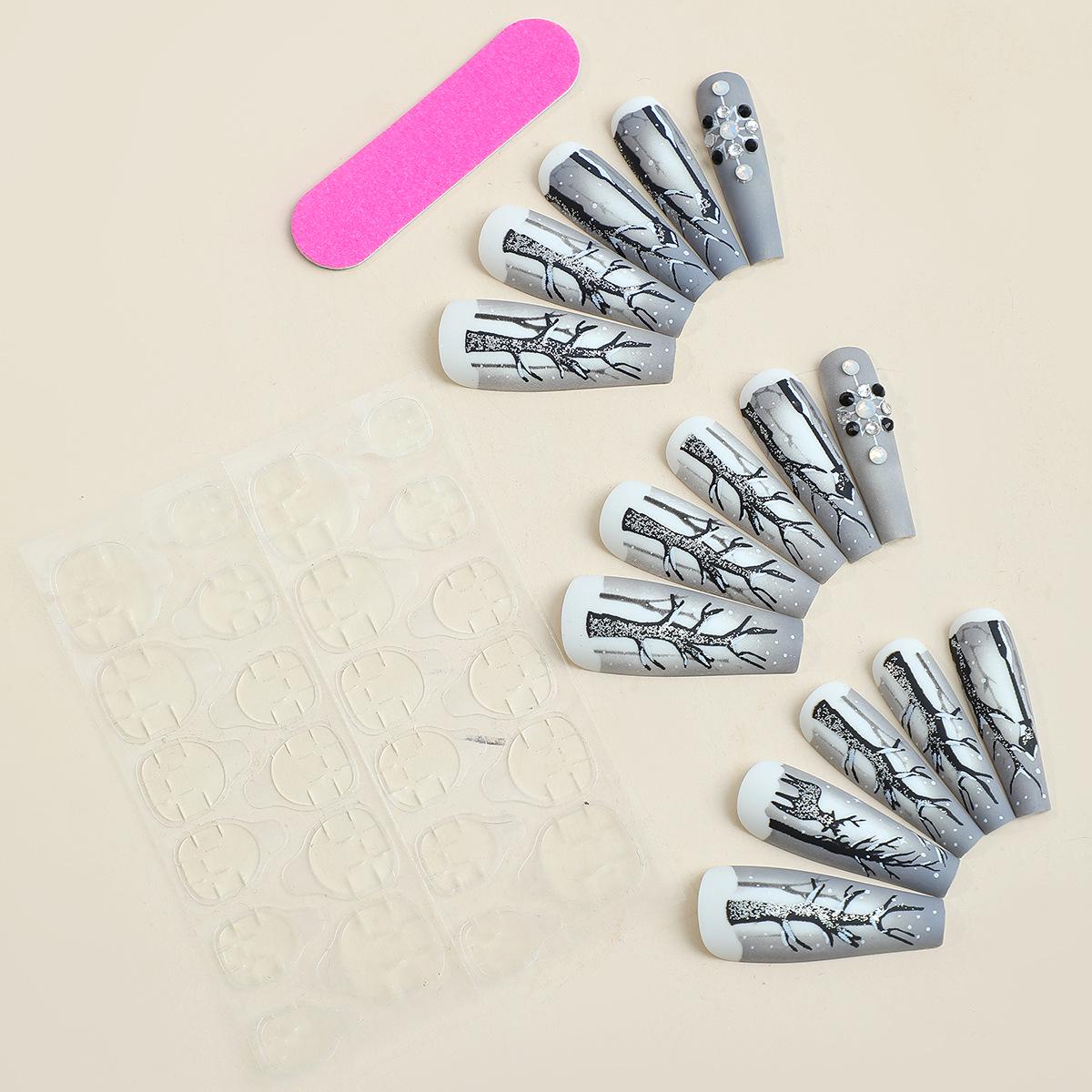 

Праздничные длинные трапециевидные носибельные ногти «Олень Снежинка Жемчуг» - Серовато-белые