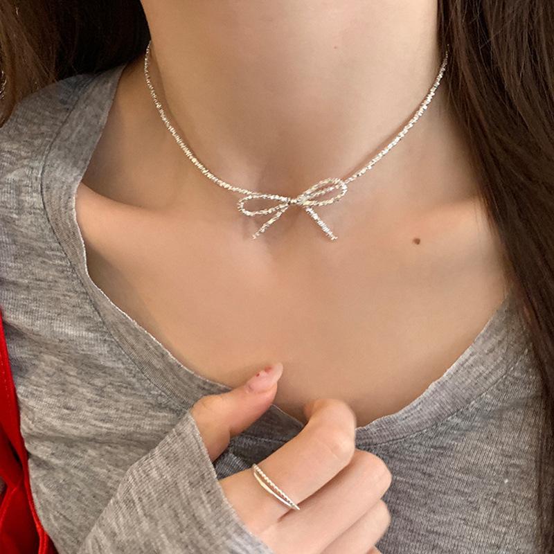 Super Fee Fijn Flits Zilveren Strik Ketting Dames Licht Luxe Elegant Lief Temperament Mode Veelzijdig Nekketting Sleutelbeenketting