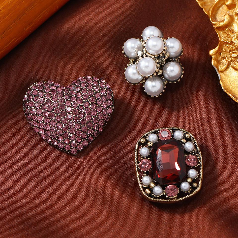 Vintage Zinc Alloy Brooch Pin With Tassel For Womens Retro Fashion Accessory