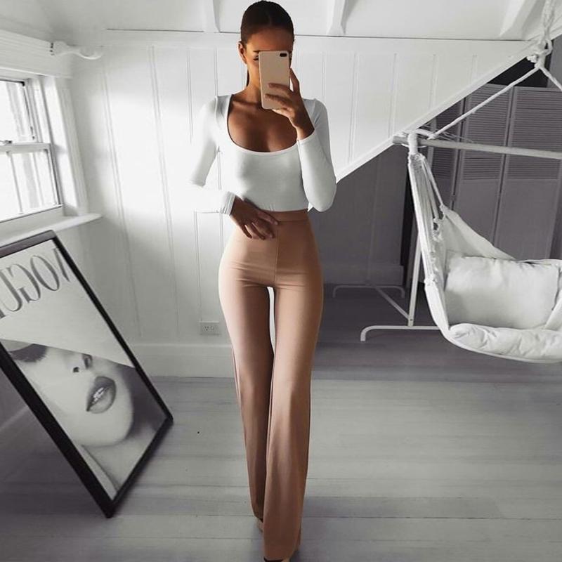 Ular videoni tomosha qilish uchun Irochkani sikga tortishdi Porno onlayn tomosha: U pul evaziga rus qizini oldi va u bilan ormonda jinsiy aloqada boldi.